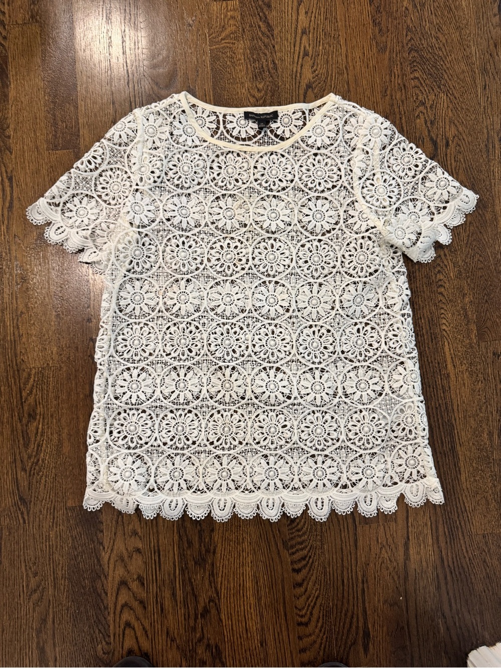 Banana Republic White Lace Short Sleeve Top
